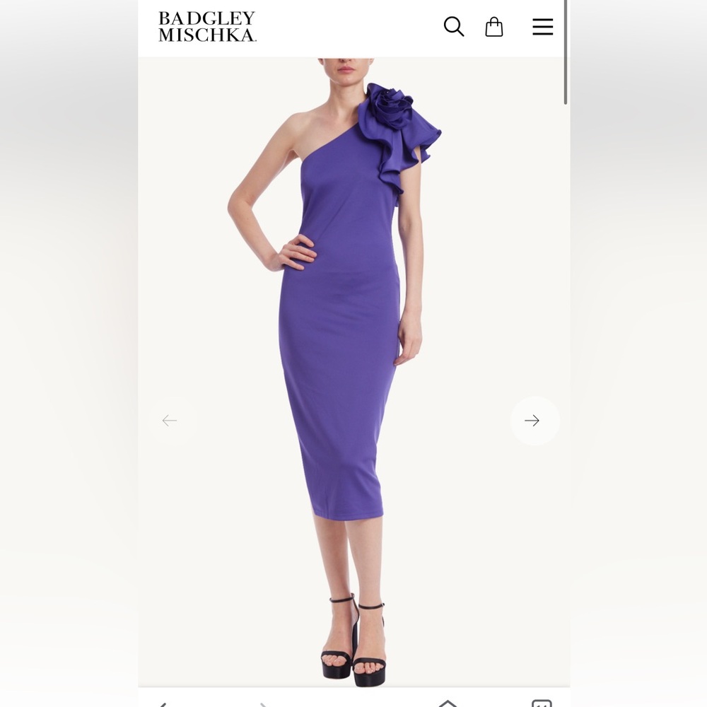 NWT Badgley Mischka One-Shoulder Rosette Sheath